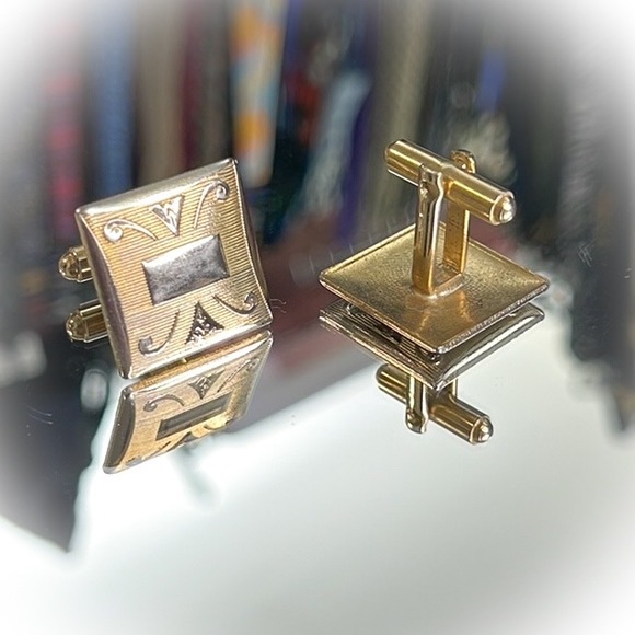 💕Beautiful Gold Tone Vintage Cufflinks💕 - Picture 2 of 5